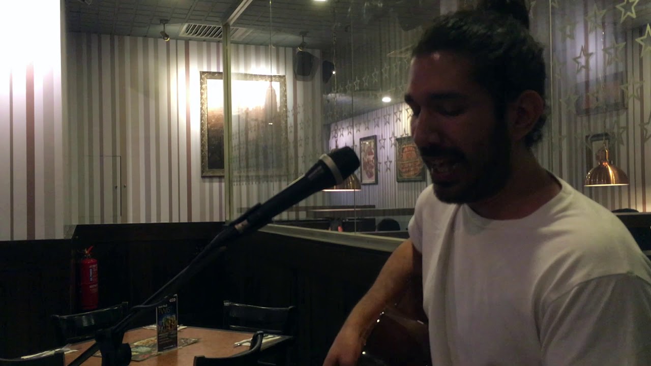 Oasis - Wonderwall [Cover] (Live at TGI Fridays)
