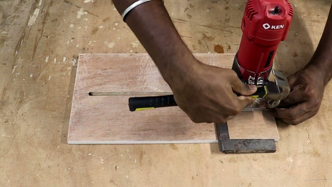 Adjustable Router Jig for Making Slot |  | Router Hacks | DIY | GK's wooden workshop