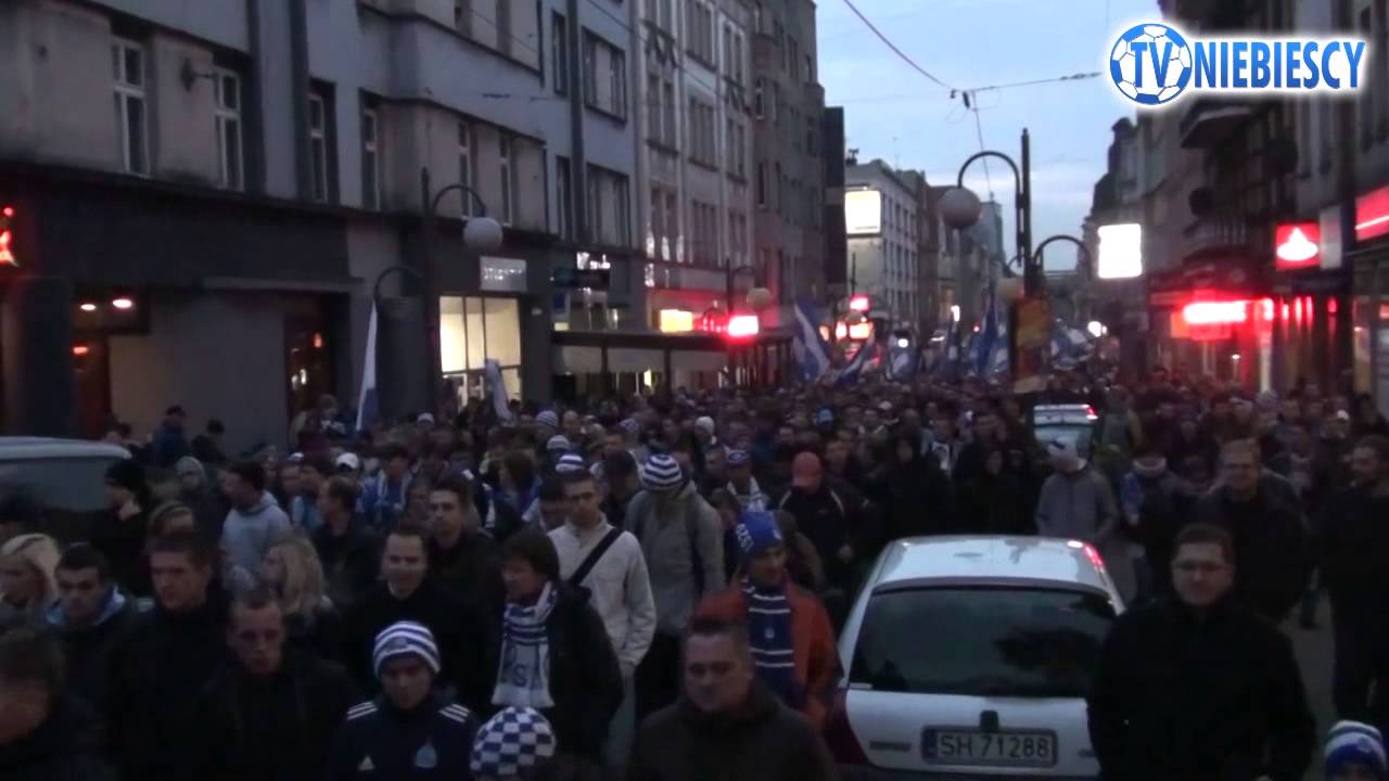 Przemarsz kibiców Ruchu pod Urząd Miasta (8.11.2012 r.)