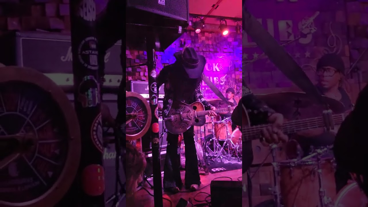 Eric Sardinas.  Rock&Blues Café de Zaragoza.  11/2/26