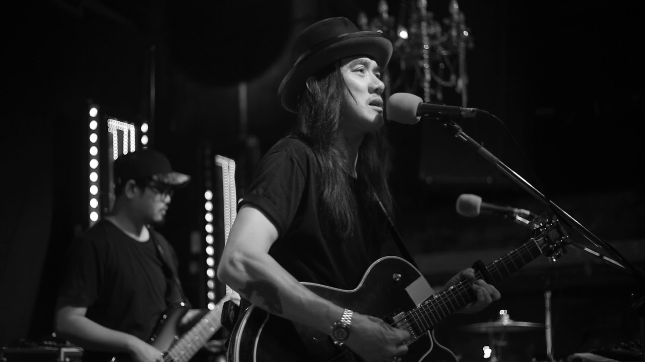 ฝืน - Greasy Cafe live at Parking Toys 2017