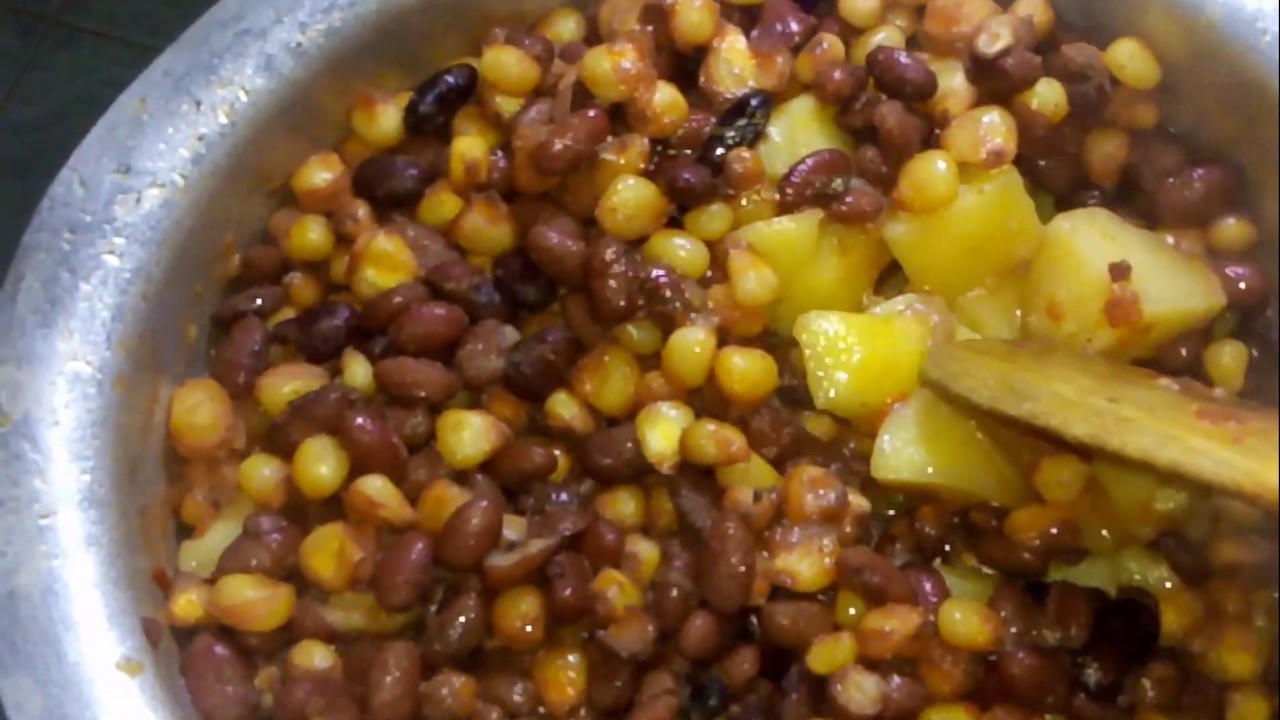 KENYAN STYLE GITHERI (Boiled Maize and Beans) Recipe