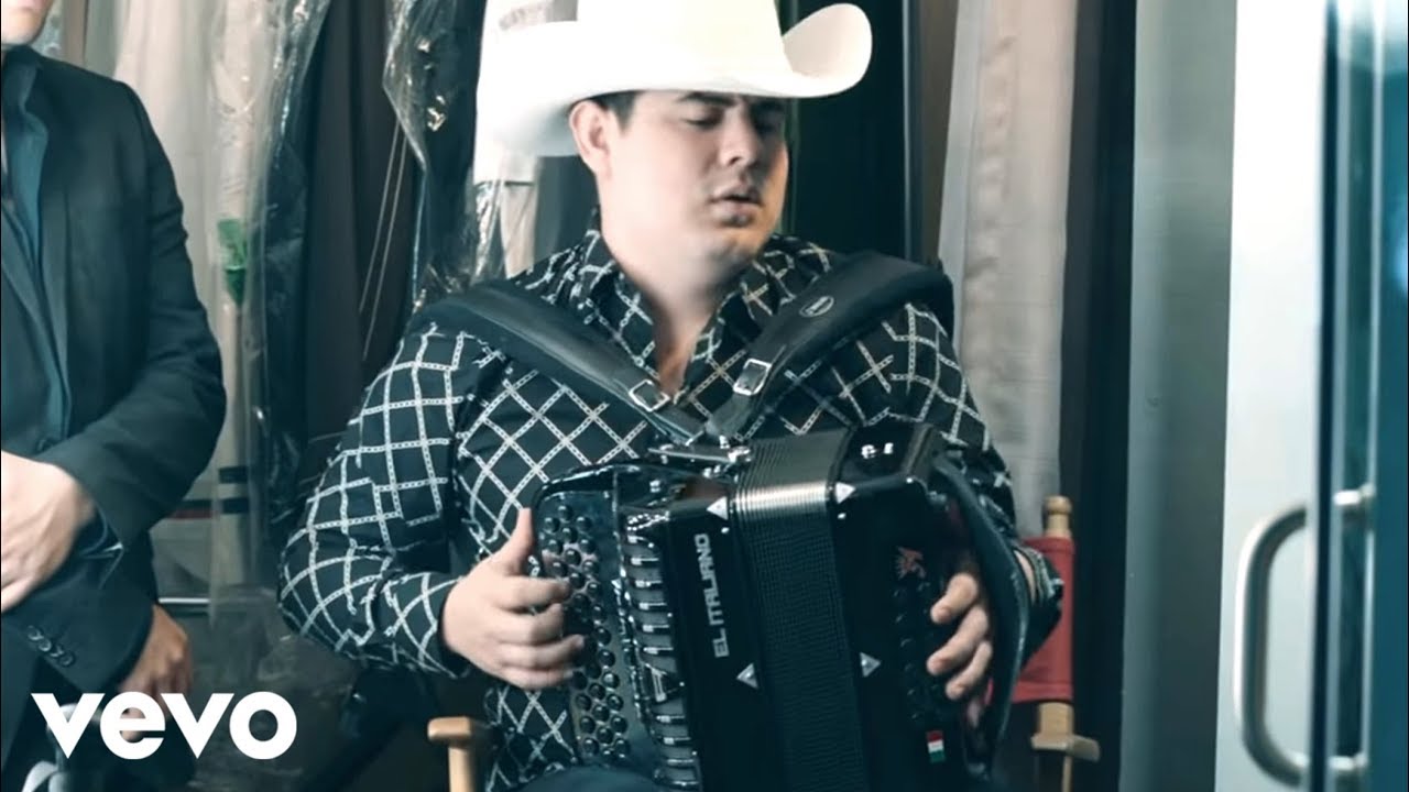 Alfredo Olivas - A Estas Horas