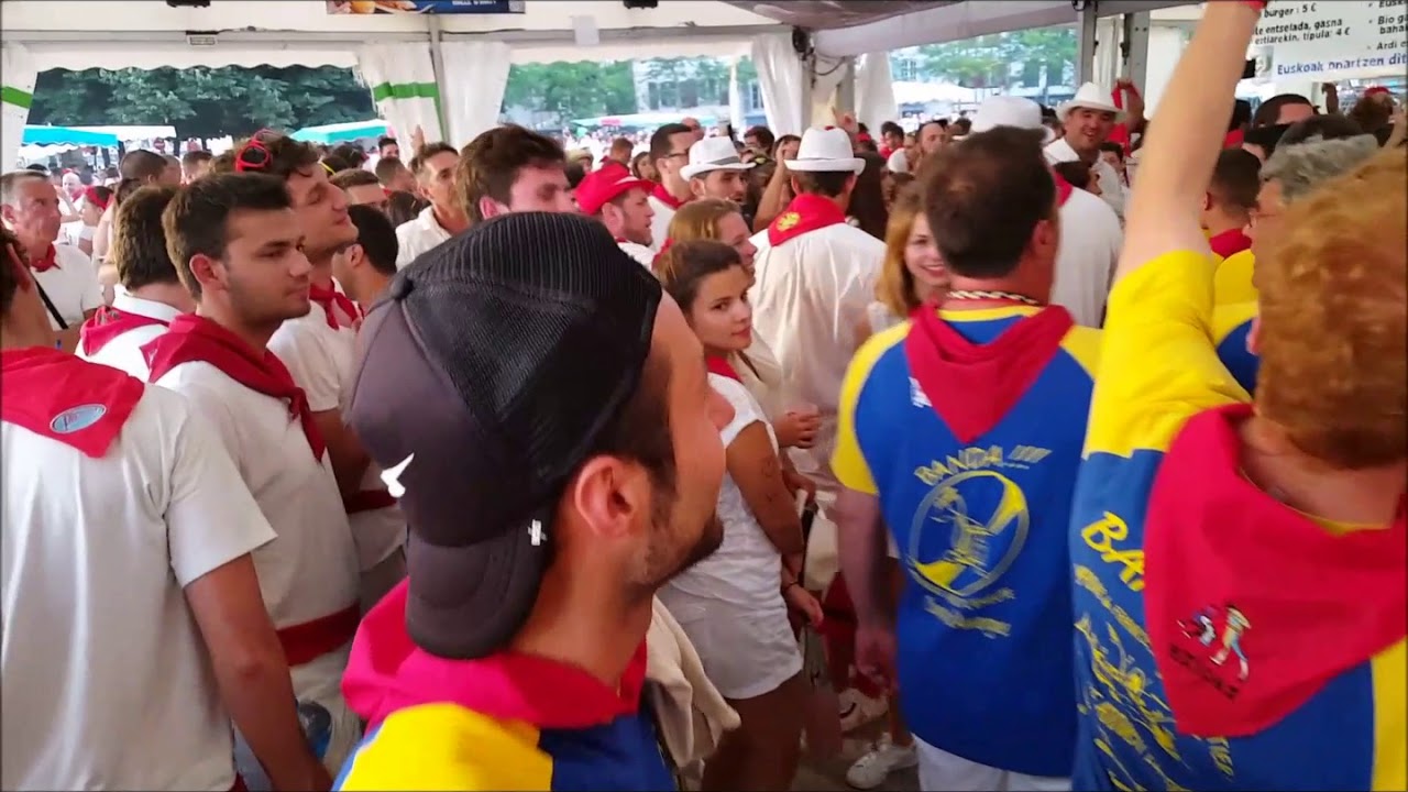 Banda de Cournon / de l'ASM Clermont - compilation fêtes de Bayonne 2017