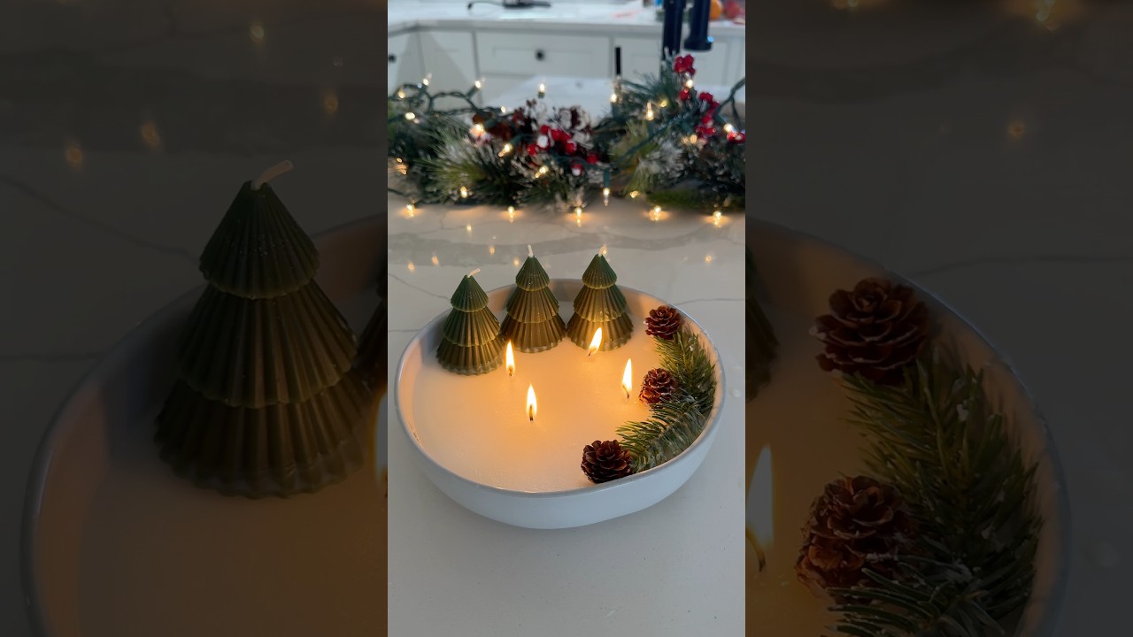 DIY Christmas candle 🎄☃️✨ #christmas #diy #candle #candlemaking #christmastime #holiday #satisfying