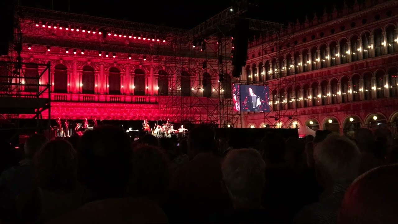 Diavolo di un diavolo rosso dal vivo