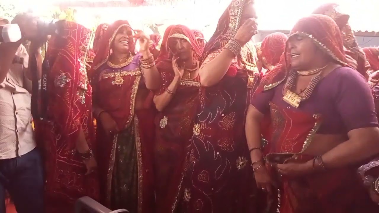 शेखावाटी 😂😂जाटनीयो ने गाया बहुत ही शानदार 👍😂सगीयो ने गाल गीत 