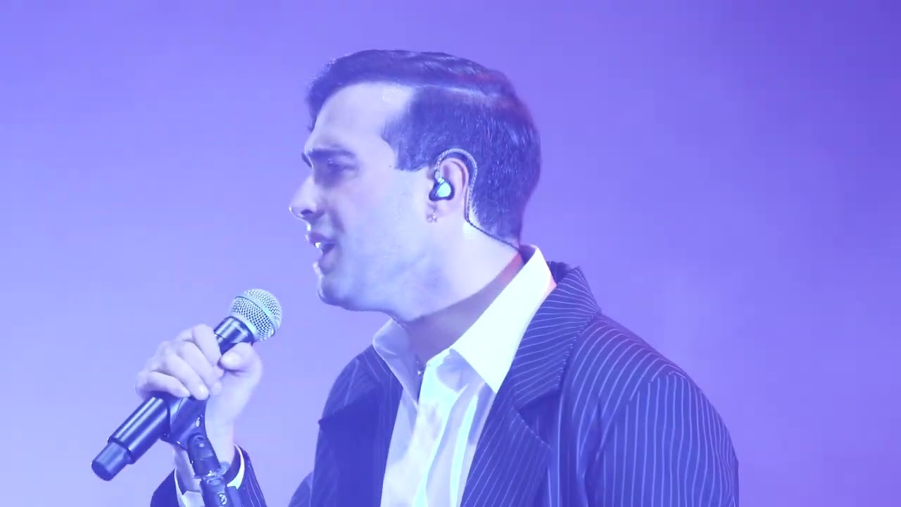 Mert Demir - Sadece (Live At Zorlu)
