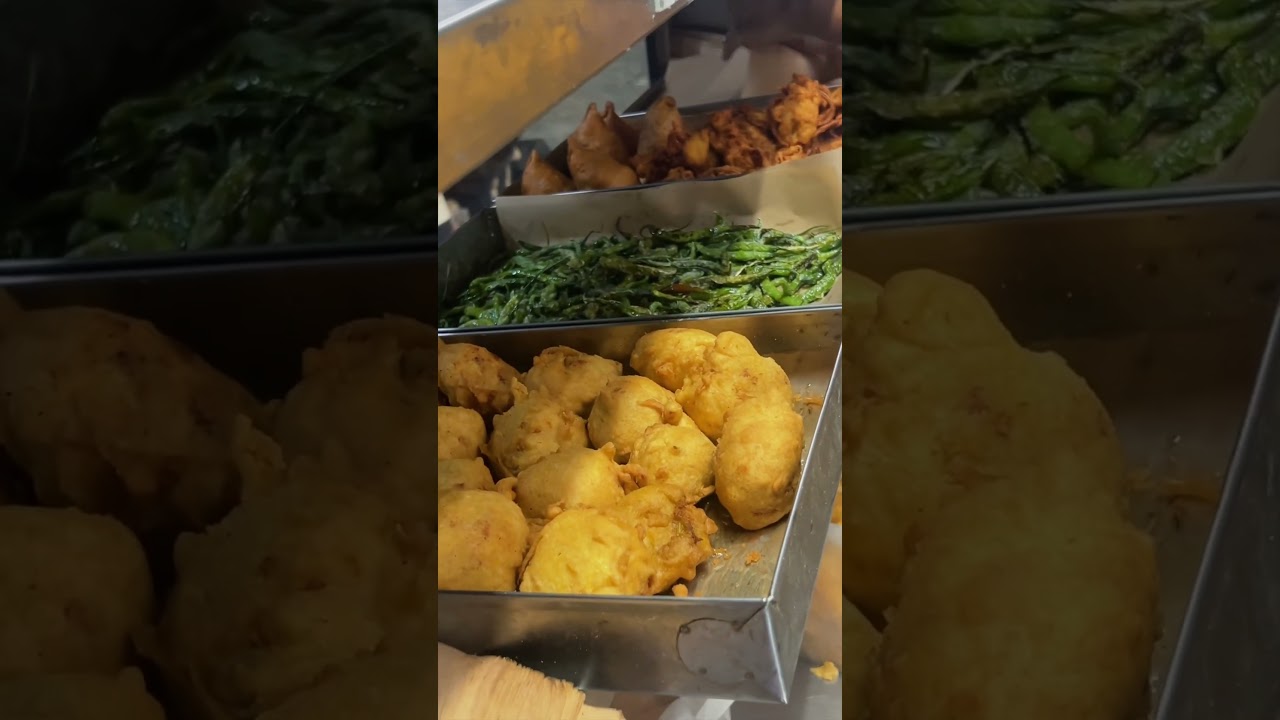 Mumbai Vada Pav now in Delhi | Bole toh Vada Pav Rohini | Veggie Paaji #streetfood #indianfood