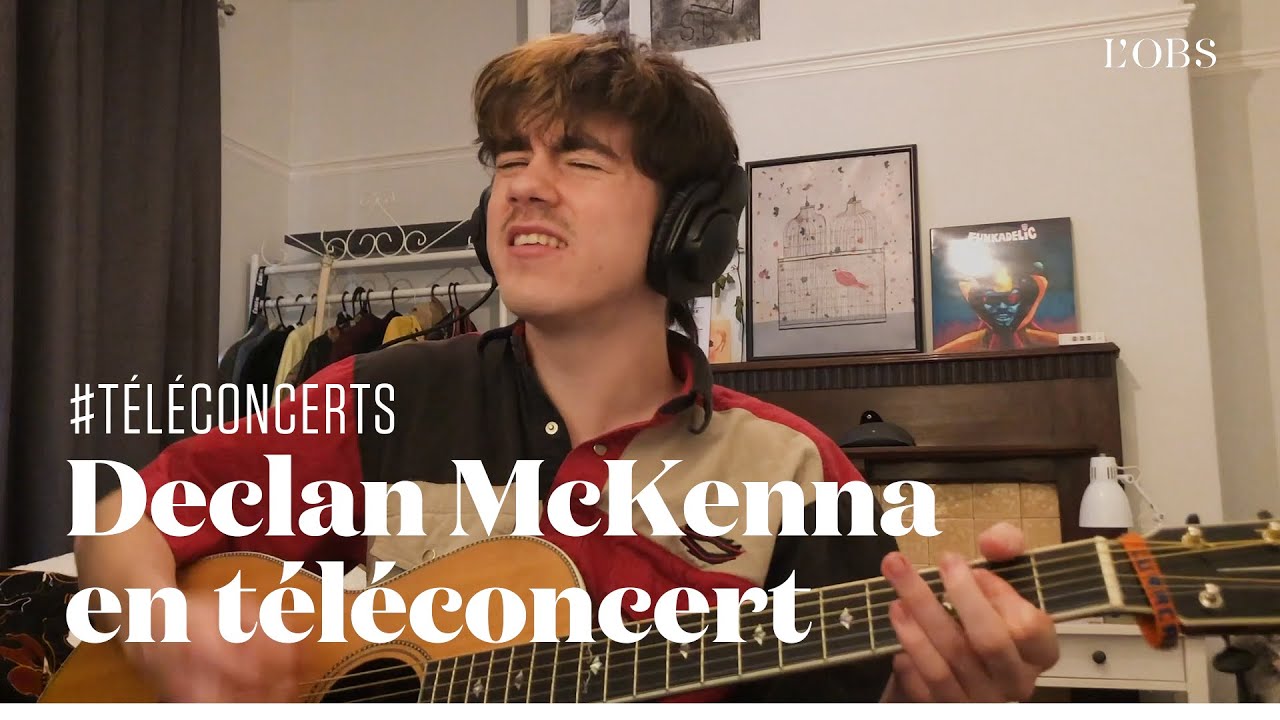 Declan McKenna joue en acoustique 