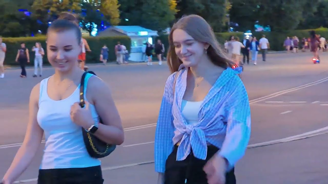 Beautiful russian girls! Part 2. From day to night in Moscow! Emotioncs on the city streets!