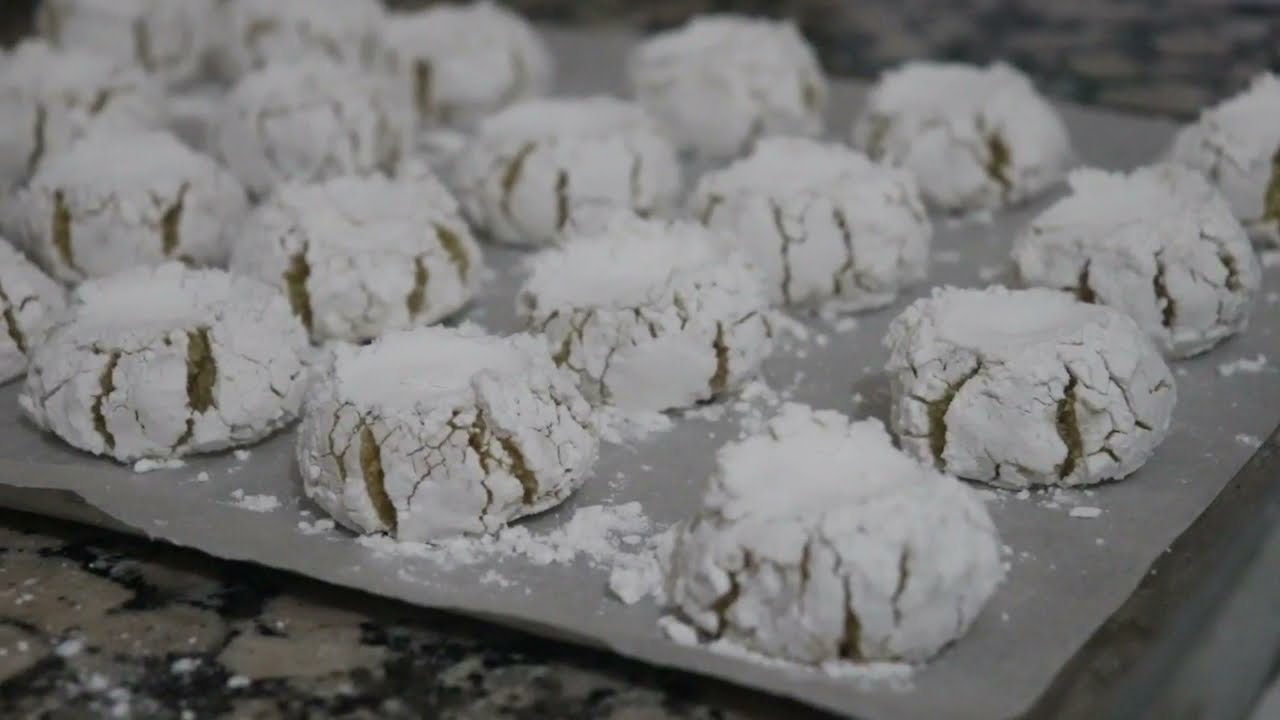حلويات العيد/ملوزة او غريبة ديال اللوز معلكة وكدوب فالفم مع جميع اسرار التحضير ناجحة100/100