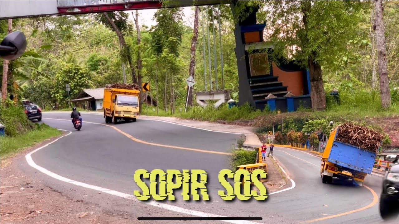 Detik detik truck terlalu kencang dan miring di tikungan jembatan lahor