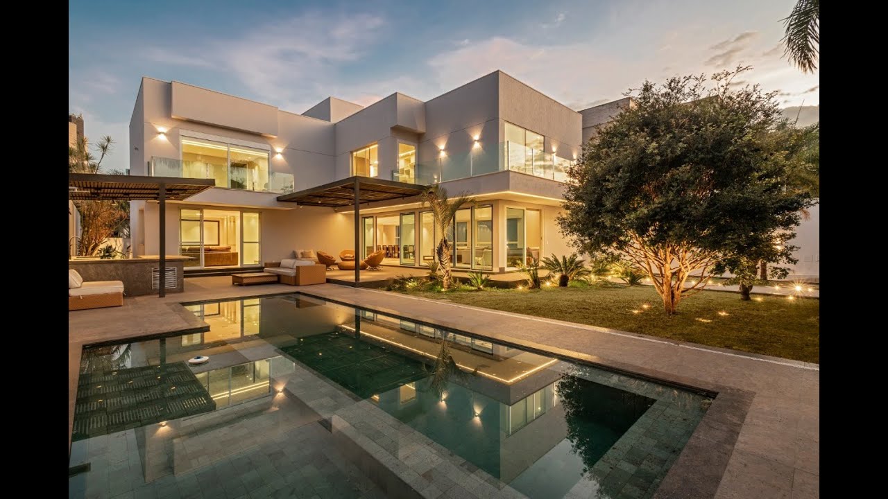Casa de 656m² com 4 quartos, bairro Belvedere BH/MG