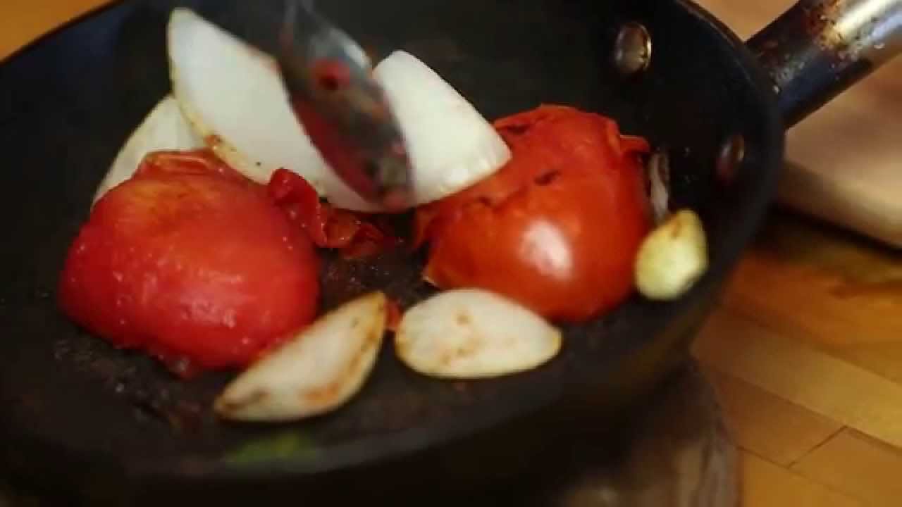 How to use a Molcajete - Miriamsmexicankitchen.com