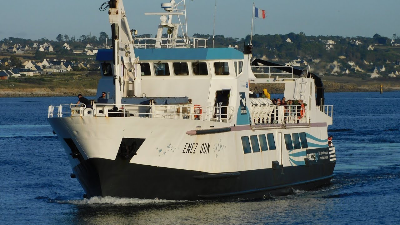 Arrivée de L'ENEZ SUN 3 à Audierne en provenance de l'île de Sein.