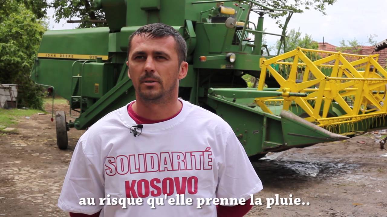Solidarit&eacute; Kosovo  offre une moissonneuse-batteuse &agrave; l'enclave serbe de Velika Hoca