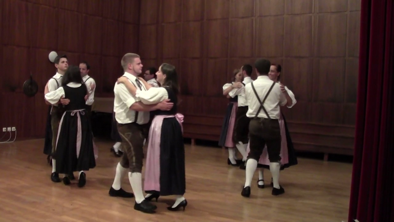 Trachtenverein Michelbach tanzt die Dörfler Masur