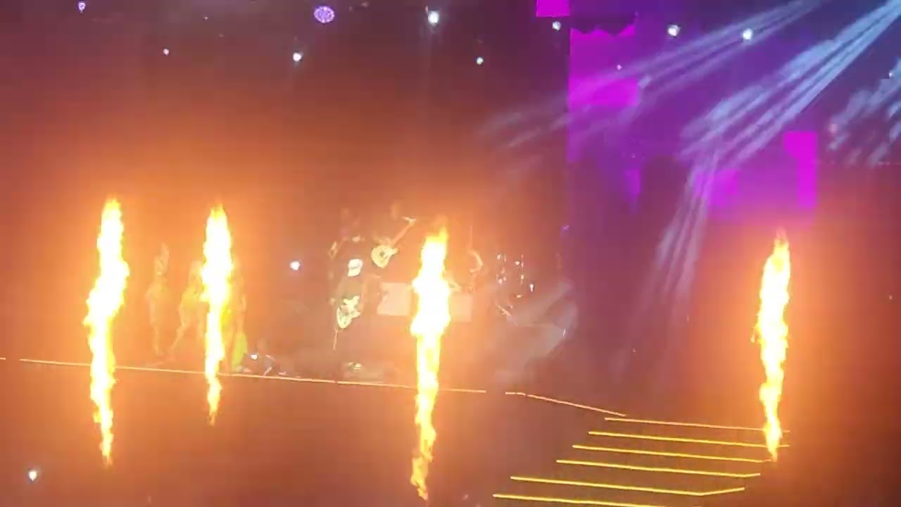 KAIA with Mayonnaise sing JOPAY at Puregold OPMCON 2025