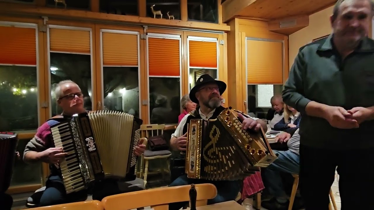 Musikanten Stammtisch beim Wirt z Münster. Zeit zum Hoamgeh 😉