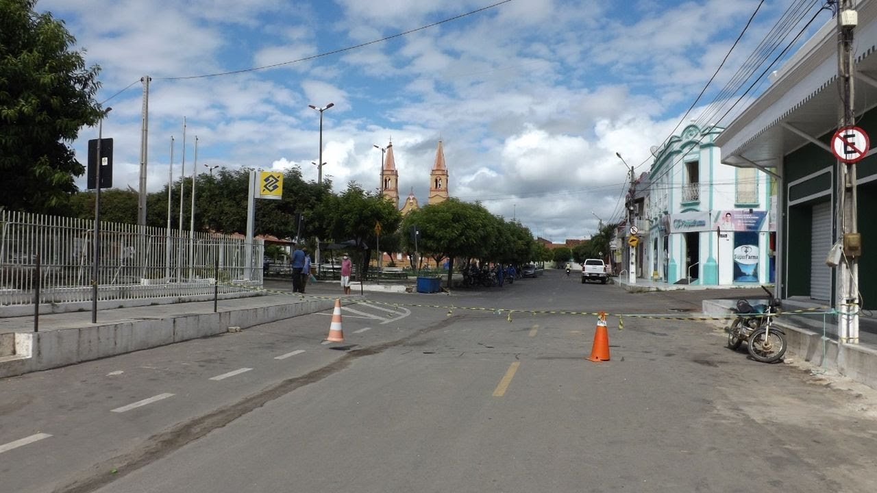 LOCKDOWN -  VEJA COMO EST&Aacute; A CIDADE DE LAVRAS DA MANGABEIRA