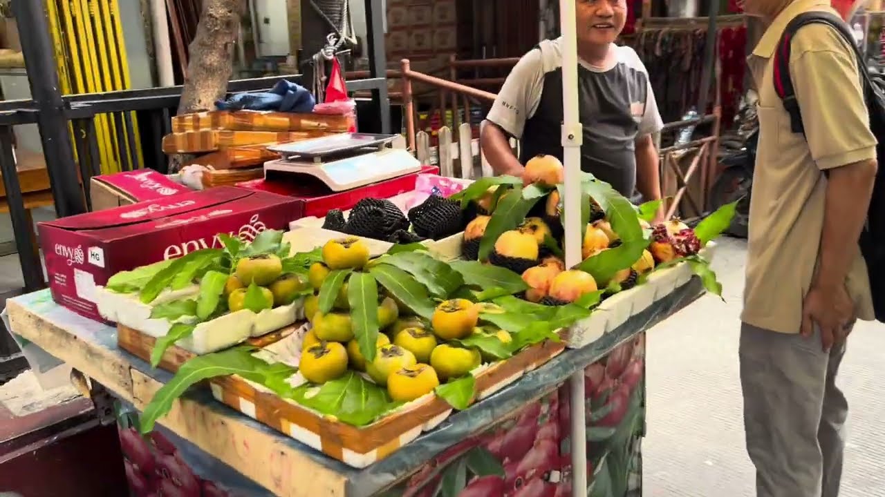 【印尼背包游】参观了雅加达大教堂，随后到雅加达唐人街溜达～