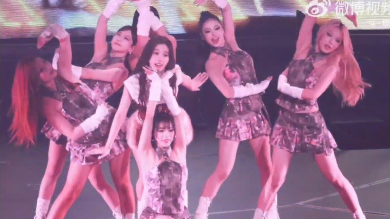 Esther Yu- HOW CAN I LOOK SO GOOD  @BLOSSOM BDAY CONCERT 🌸🌸❤️
