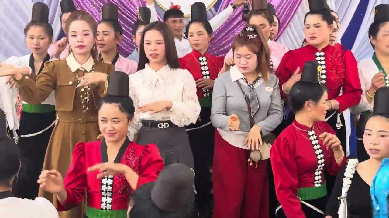 Mừng nhà mới Ly Xoai muôn mết cớ xum êm pả bản mớ 