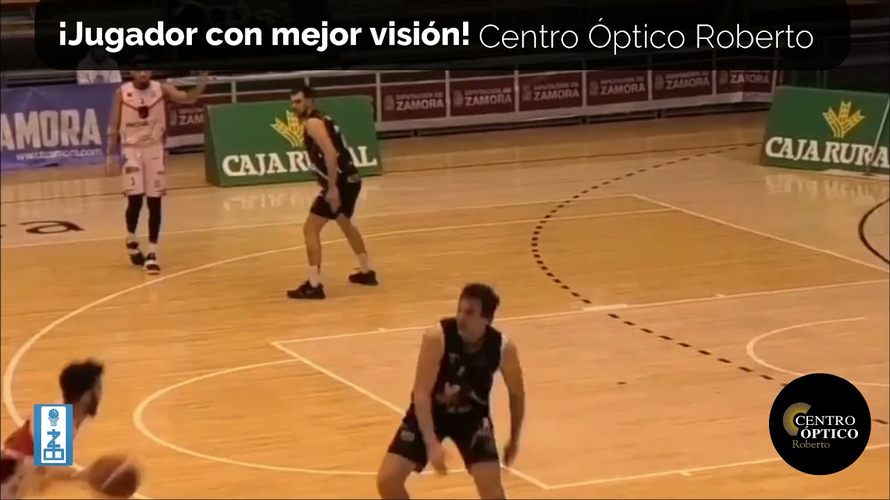 Jugador Centro Optico Roberto J21: &iexcl;Sergi Costa para Namdi bien arriba!