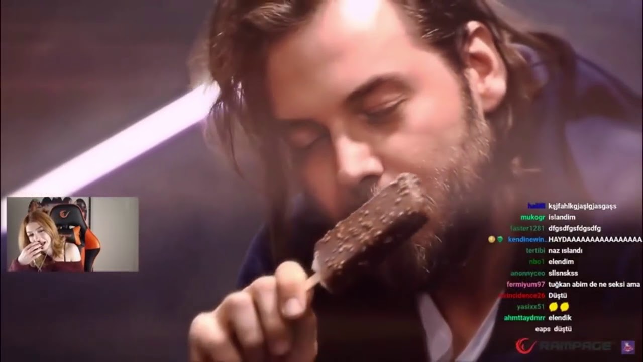 NAZ FRAMBUAZ ELRAEN'in ALGİDA REKLAMINI İZLİYOR