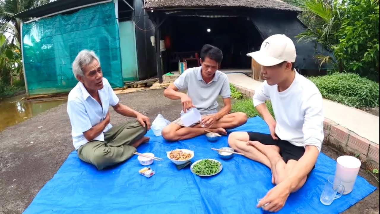 Welcome Boss Nine Gourds, Enjoy Country Dishes, Rice Water, and Boiled Vegetables