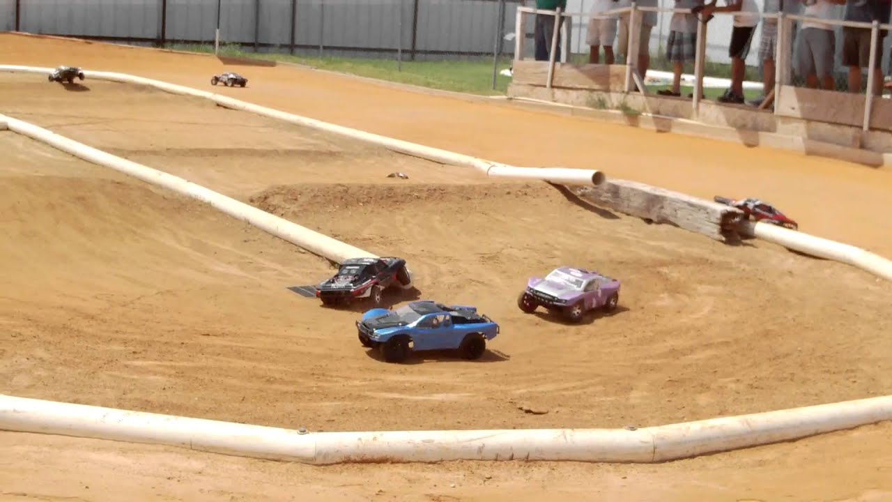 Slash 2wd Race  (9-11-2010).AVI