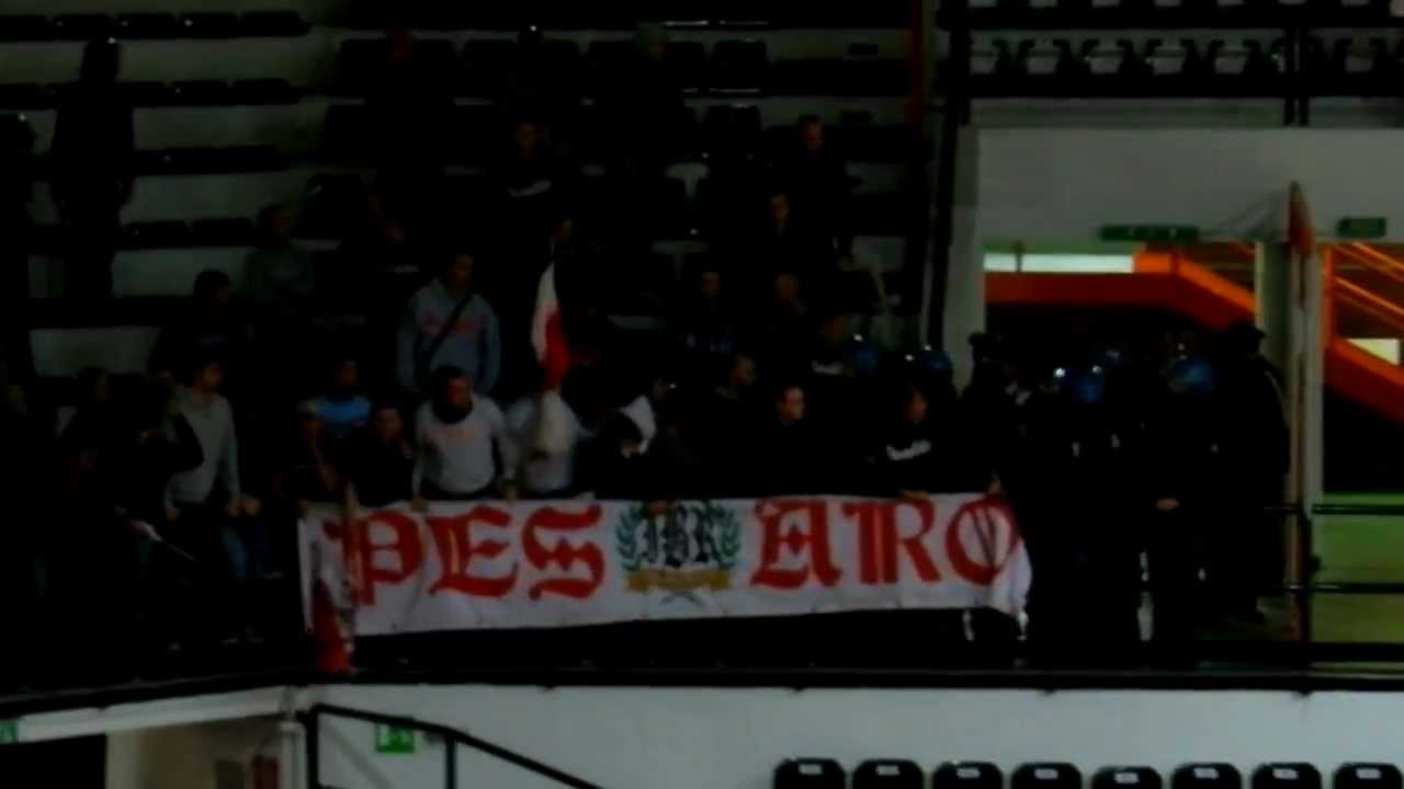 Entrata Tifosi Pesaro in Pepsi Caserta Juvecaserta - Pesaro