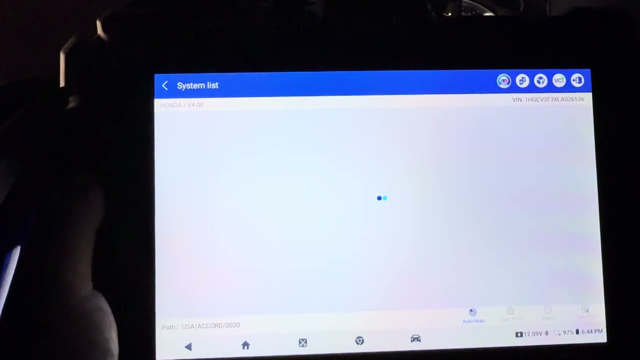 Scanning a vehicle using the brand new Topdon ONE