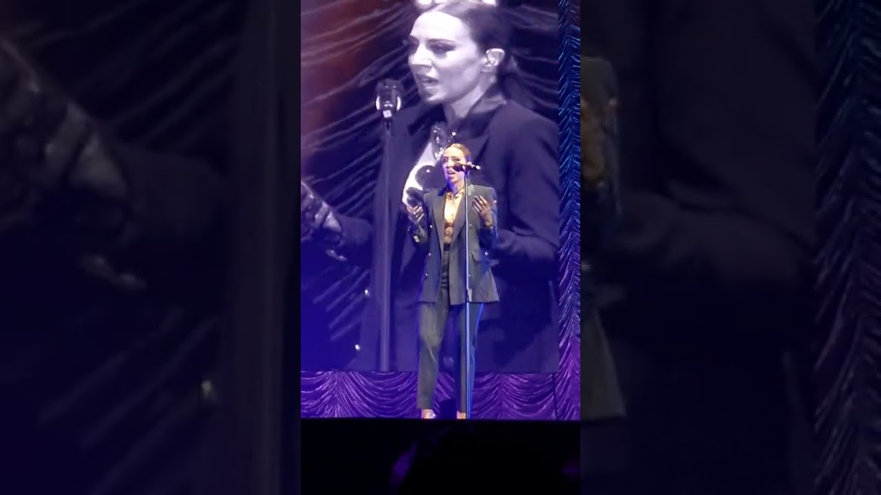 Perra Enamorada - Mónica Naranjo   #PuroMinageLive #mónicanaranjo