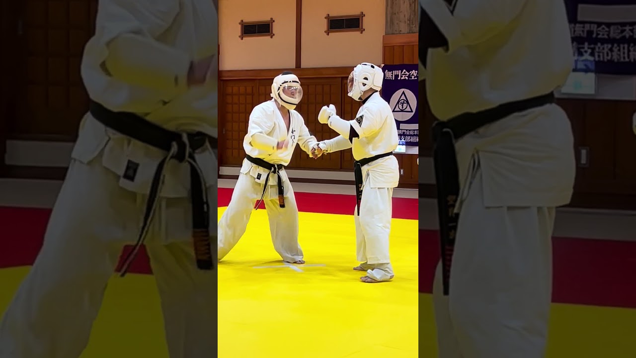 古川恭司八段のマタギ20人組手、相手は無差別級優勝🥇🏆の望月一成七段の目に見えないような速い3重の攻撃が唸って飛ぶ、そして受けてもいる。トップ同士の激突が素晴らしい👍