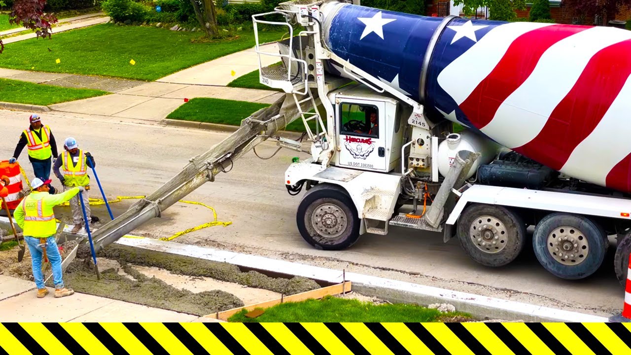 👷‍♂️🚧 Cement Mixer Truck Pouring Concrete Driveways 🦺