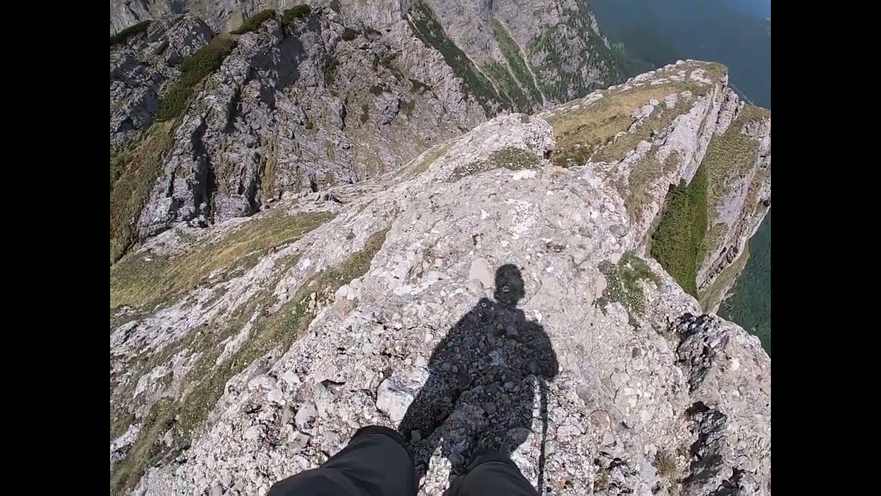 VEDERE SPECTACULOASA DIN CREASTA PICATURII  CARAIMAN  CATRE BUSTENI SI VALEA SEACA