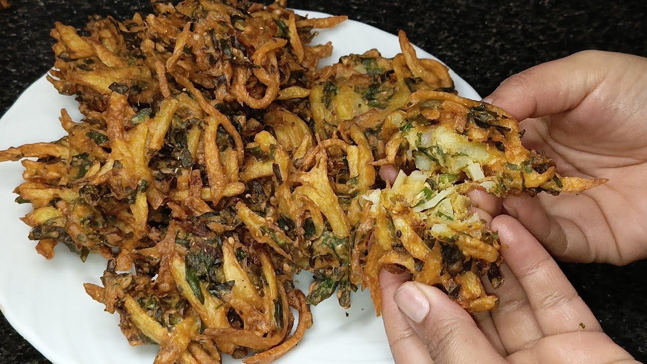 Ramadan Special Crispy Aloo Palak Pakora Recipe | Iftar Special Recipe | Pakora Recipe