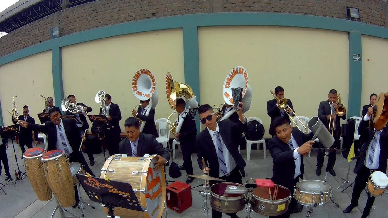 ME ESTAS SACANDO LA VUELTA - BANDA CORAZON DE HUANDOVAL