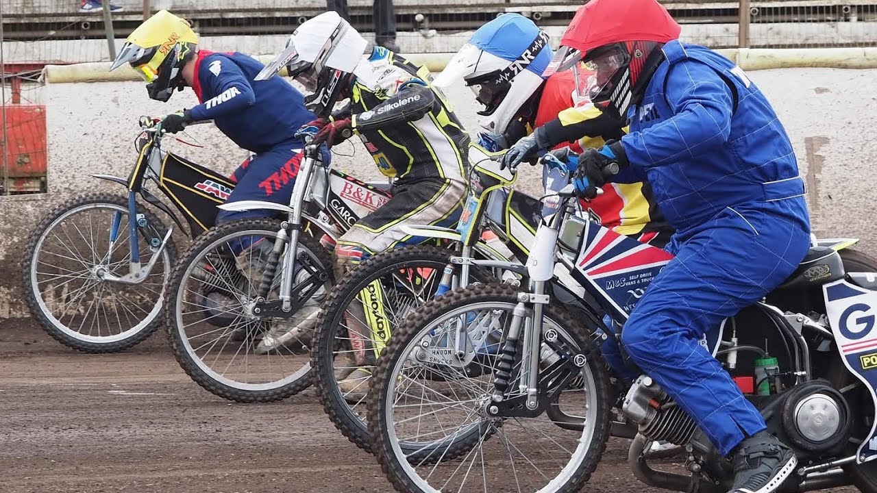 Novice class heat races - Scunthorpe amateur speedway 08/03/26
