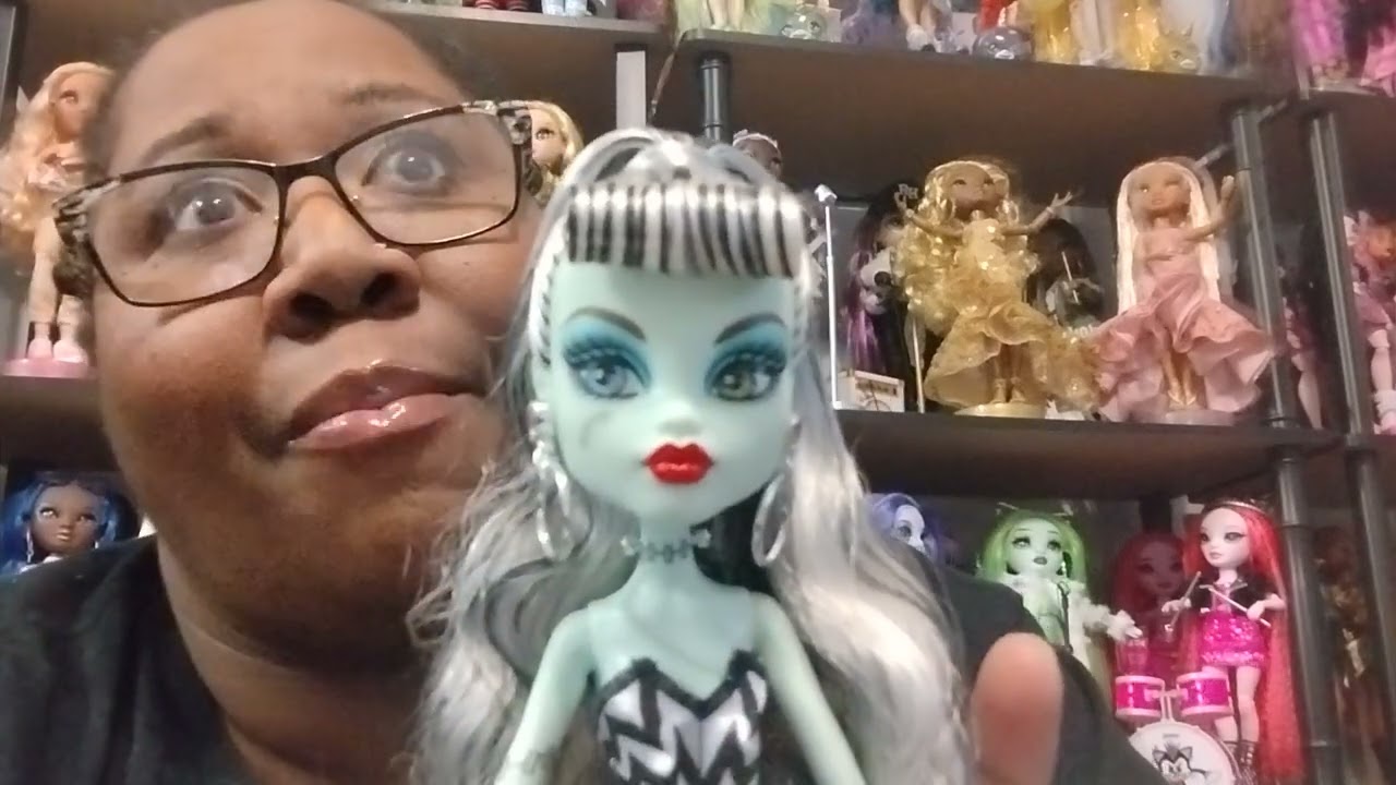 Monster high Skullector Barbie x Frankie Stein 