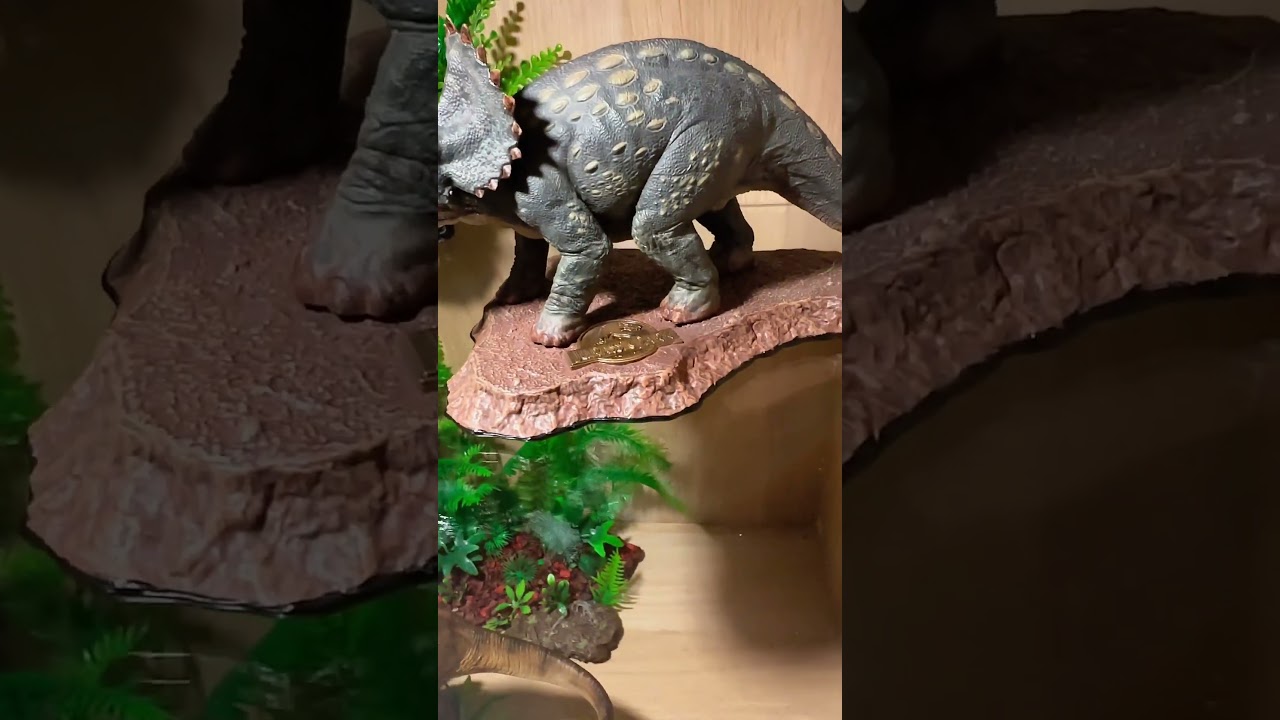 Triceratops from book to statue #jurassicpark #jurassicworld
