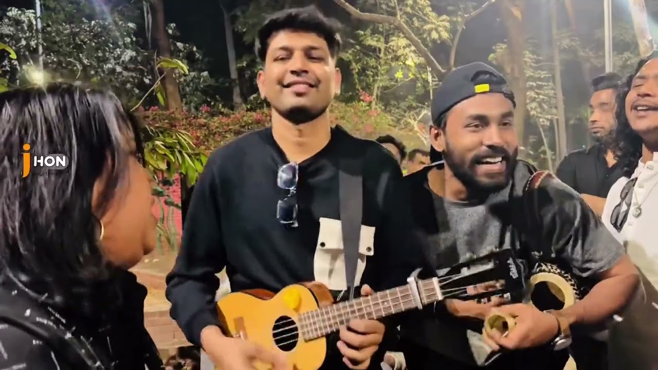 কি সুন্দর এক গানের পাখি মন নিয়ে সে খেলা করে।