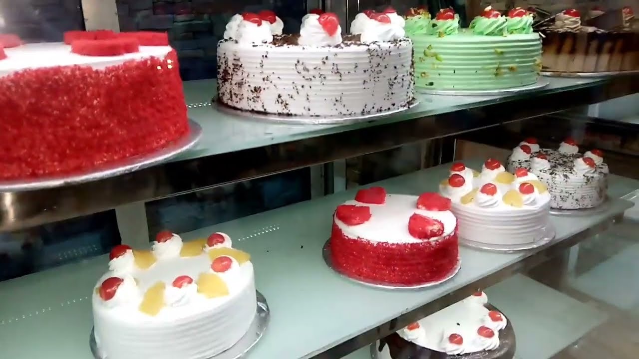 Jacobabad most Famous Mid City Bakery | Review | New Bakery😱