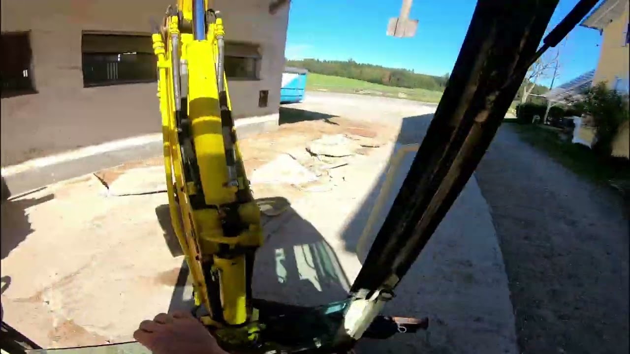 Baggern/Beton raus reißen