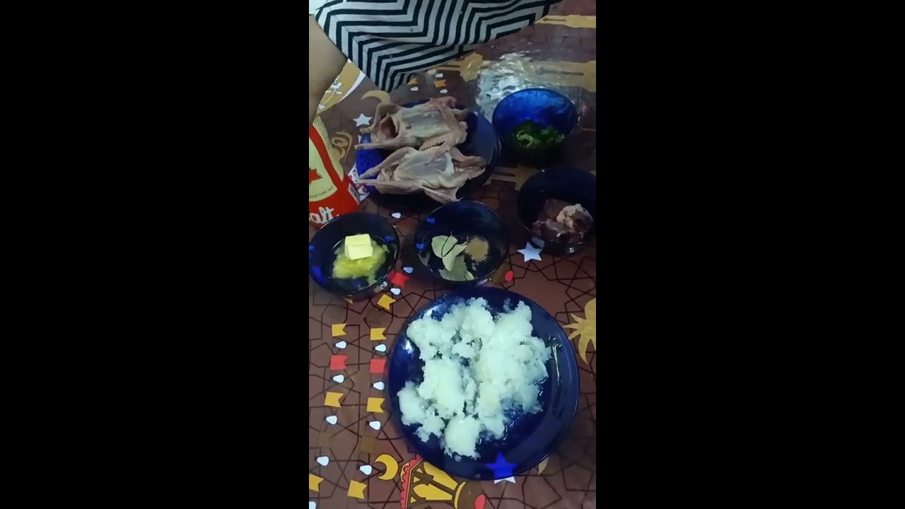 طريقة عمل الحمام المحشي بالارز وورق العنب
