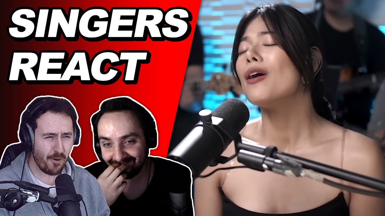 Singers React to Gigi De Lana - Hopelessly Devoted To You | Reaction