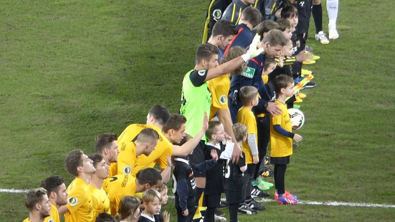 Ben als Einlaufkind beim DFB Pokalspiel Dynamo Dresden gegen Borussia Dortmund