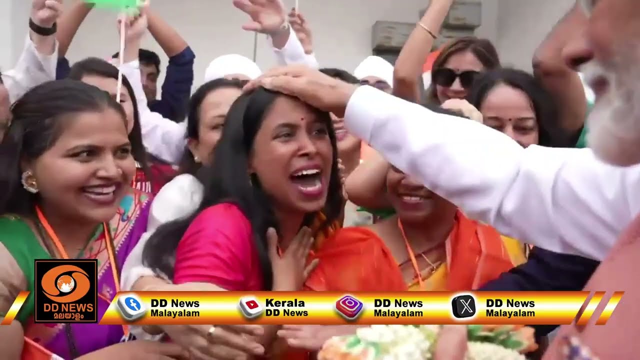 Modi...Modi...തായലൻഡിലെത്തിയ പ്രധാനമന്ത്രി നരേന്ദ്ര മോദിയെ സ്വീകരിക്കാനെത്തിയത് വൻ ജനാവലി